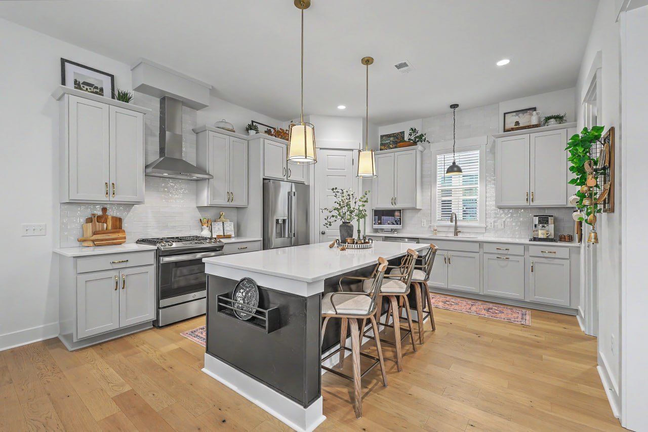 Kitchen with island